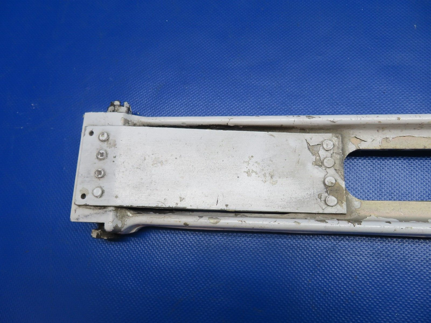Piper Aerostar 602P RH Upper Side Brace Assy Main Gear P/N 400094-02 (0123-774)10