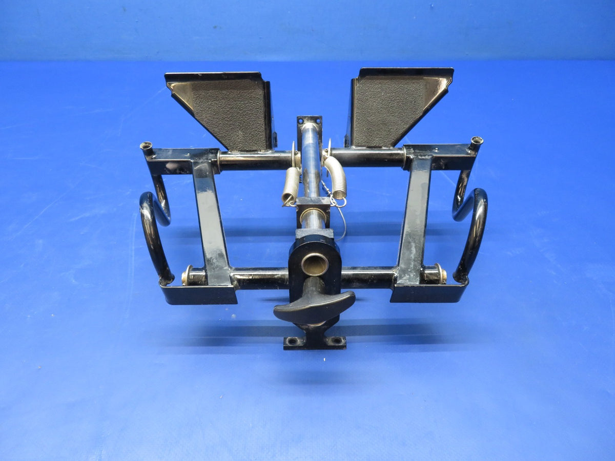 Diamond DA-40 RH Rudder Pedals P/N 22-2724-00-00 (0826-1224A)1