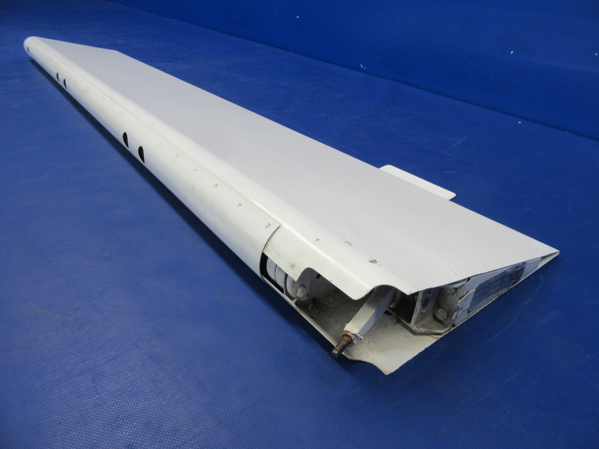 Cirrus SR22 RH Aileron P/N 10758-108 (0826-07)3