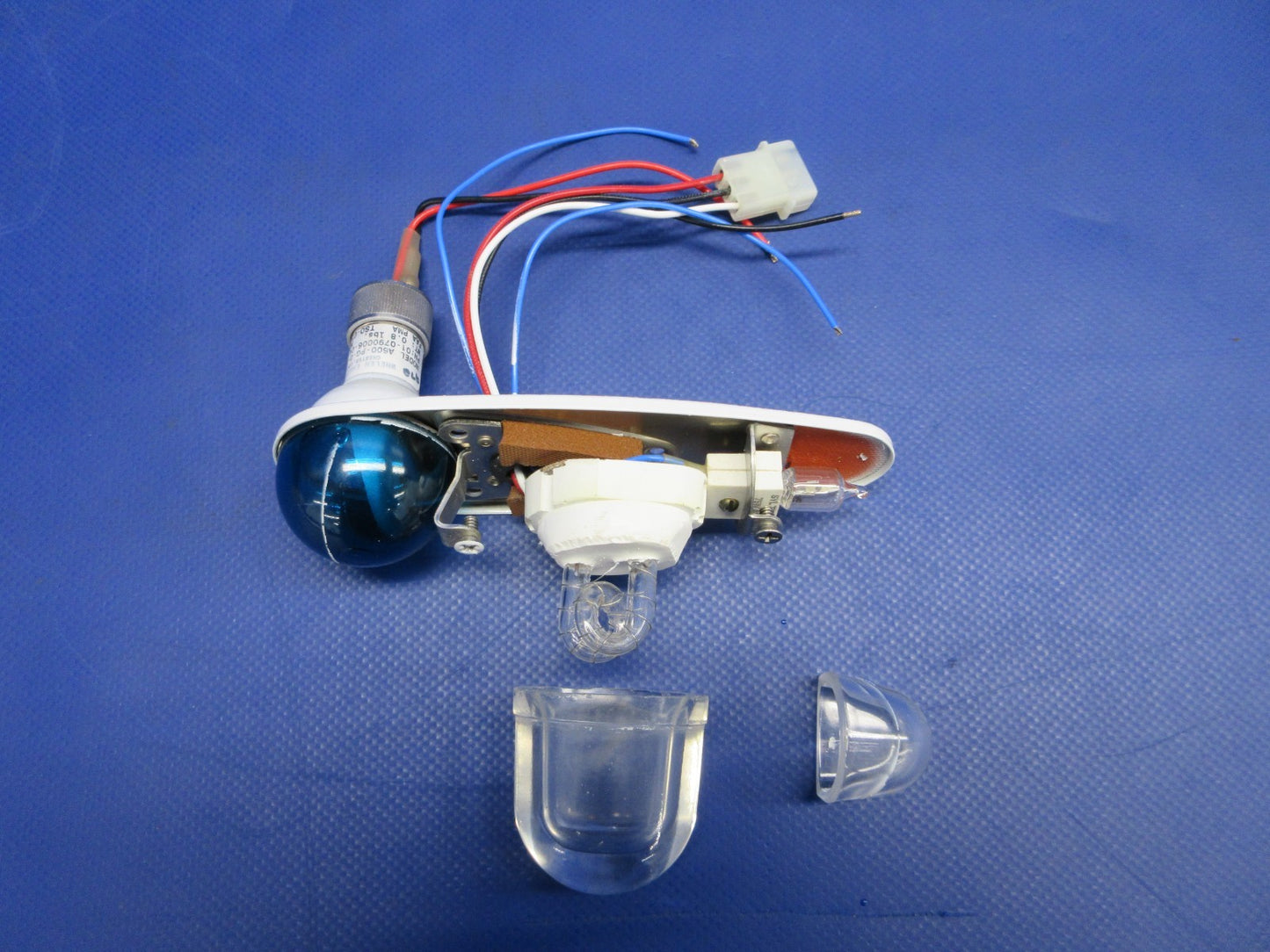 Whelen A600-PG-D 14V Wing Tip Strobe Light RH P/N 01-0790006-04 NOS (0426-827)1