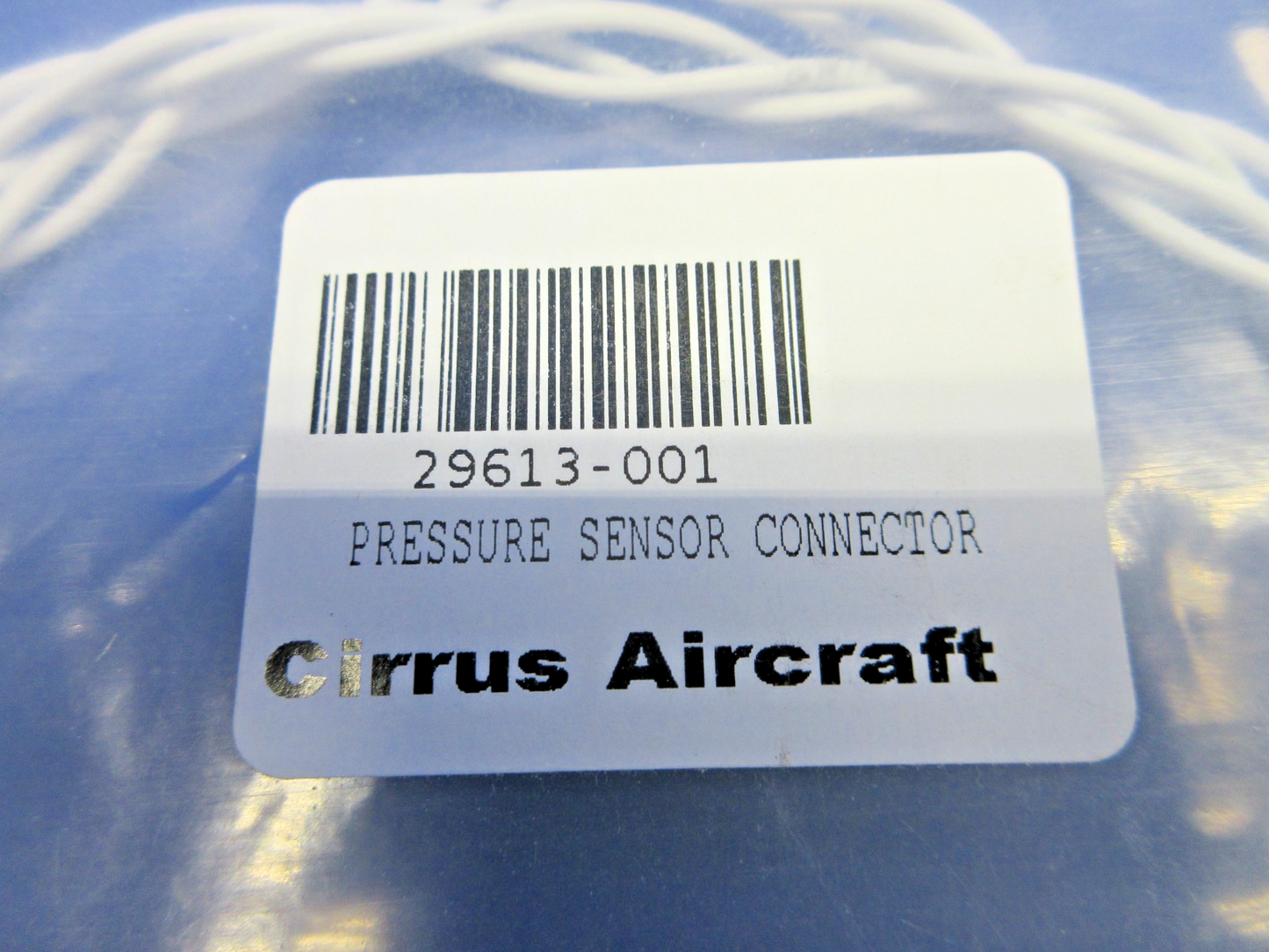 Cirrus SR20 / SR22 Pressure Sensor Connector P/N 29613-001 NOS (0426-741)2
