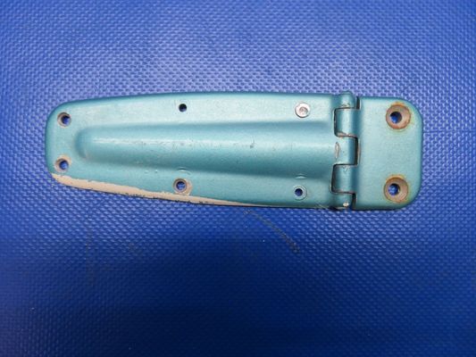 Cessna Cabin Door Hinge Assy LH Lower / RH Upper P/N 0711037-498 (0724-1847)