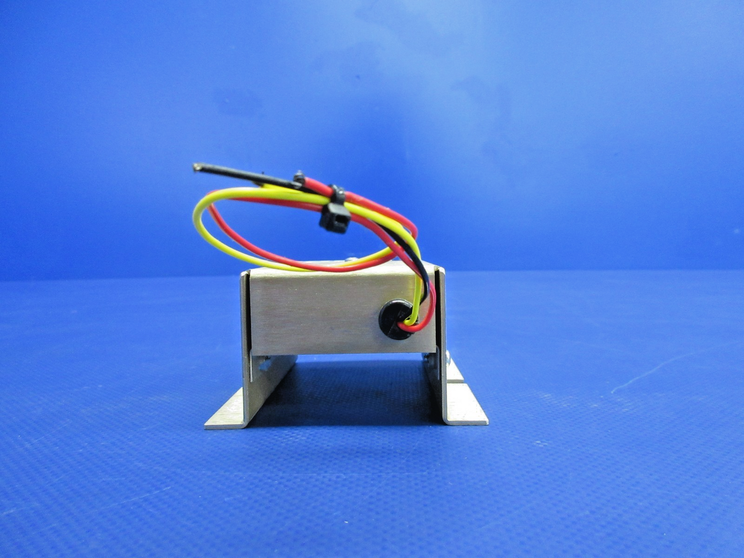 Lamar Voltage Regulator 14V P/N B-00331-2 (0426-764)4