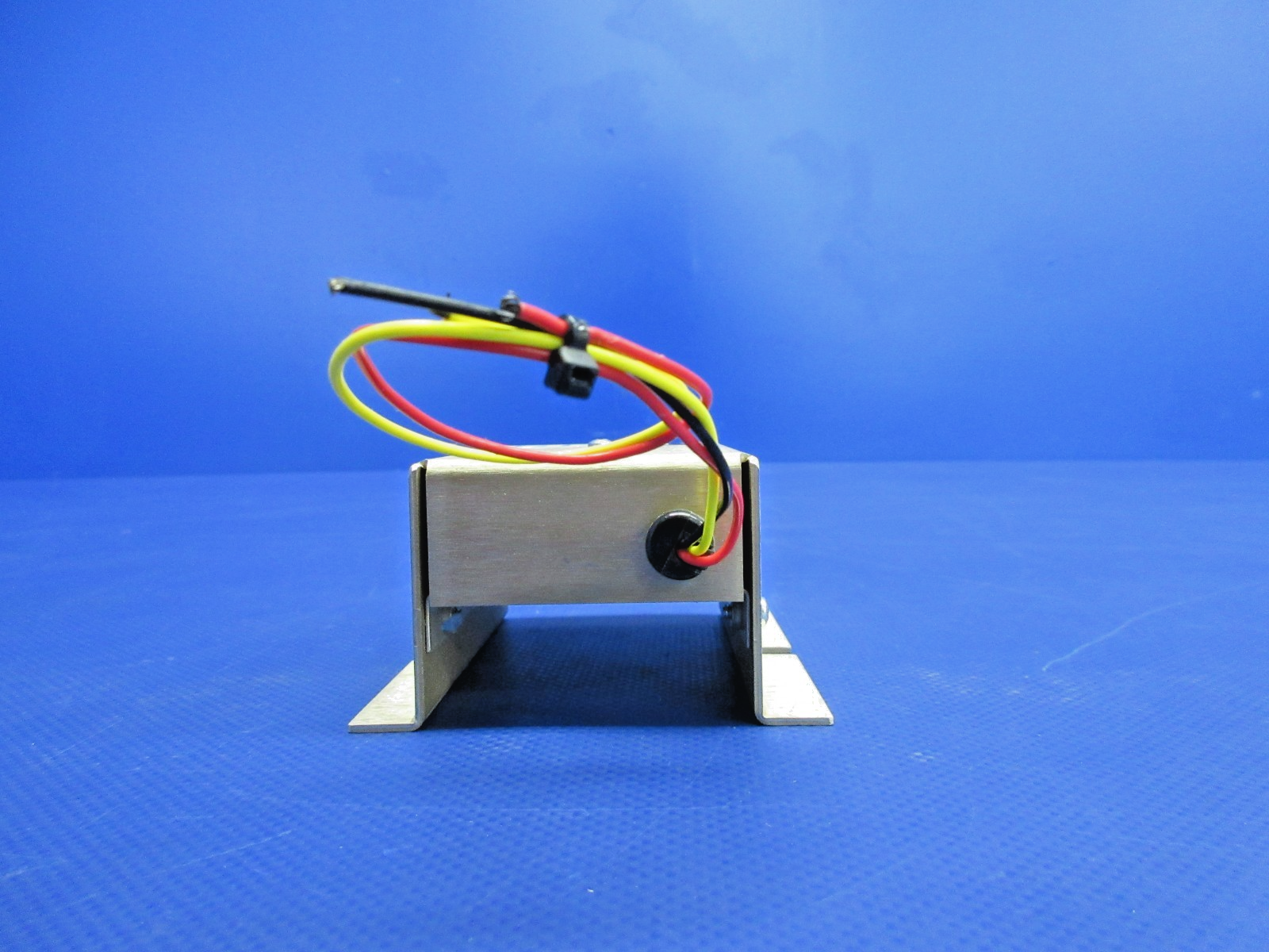 Lamar Voltage Regulator 14V P/N B-00331-2 (0426-764)4