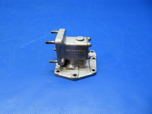 Continental O-470-U Cover Oil Pump Tach Drive Housing P/N 538579 (0324-173)