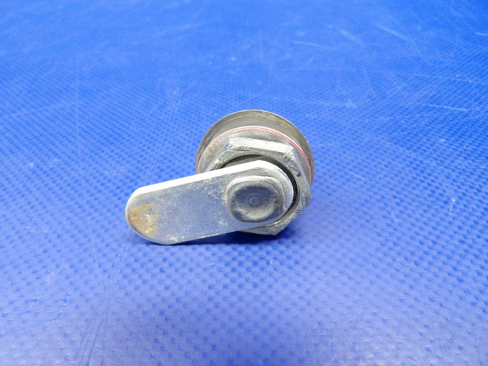 Piper PA-34-200T Seneca II Aft Cabin Door Lock w/ Key P/N 87329-11 (0626-1502)5