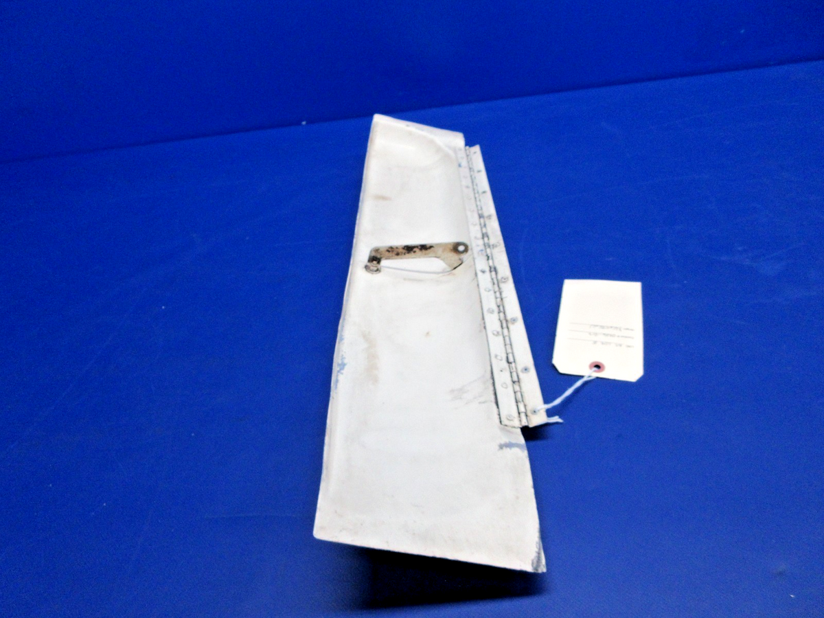 Mooney M20 / M20C RH Nose Gear Door P/N 8367-502 ( 0426-917)9