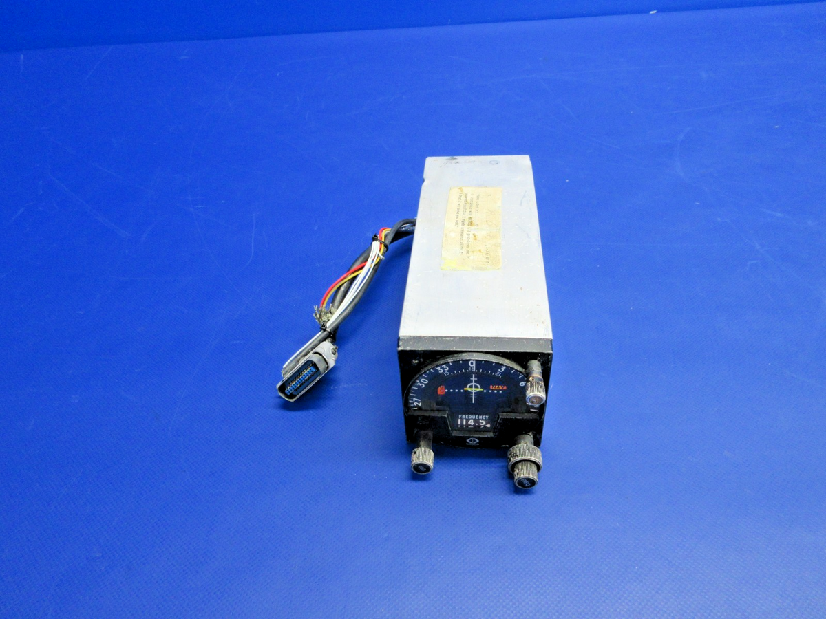 Beech Narco Avionics NAV-12 VOR/LOC/GS w/Connectors WARRANTY (0926-2161)1