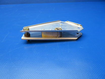 Enstrom 280FX Cyclic Control Bellcrank P/N 28-16218-1 (1124-760)