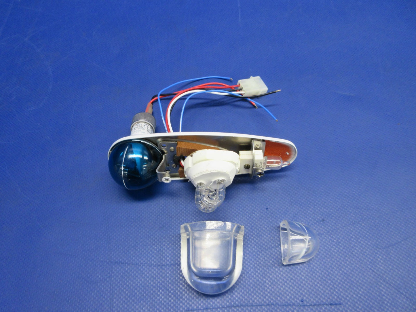 Whelen A600-PG-D 14V Wing Tip Strobe Light RH P/N 01-0790006-04 NOS (0426-827)0