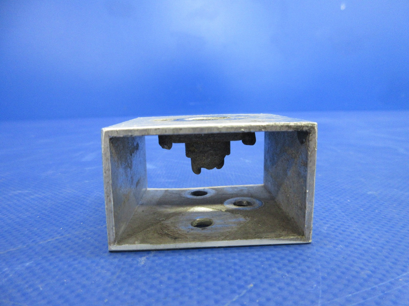 Diamond DA-40 LH Mount Block Cowl P/N D41-7103-11-71 (0726-815)4