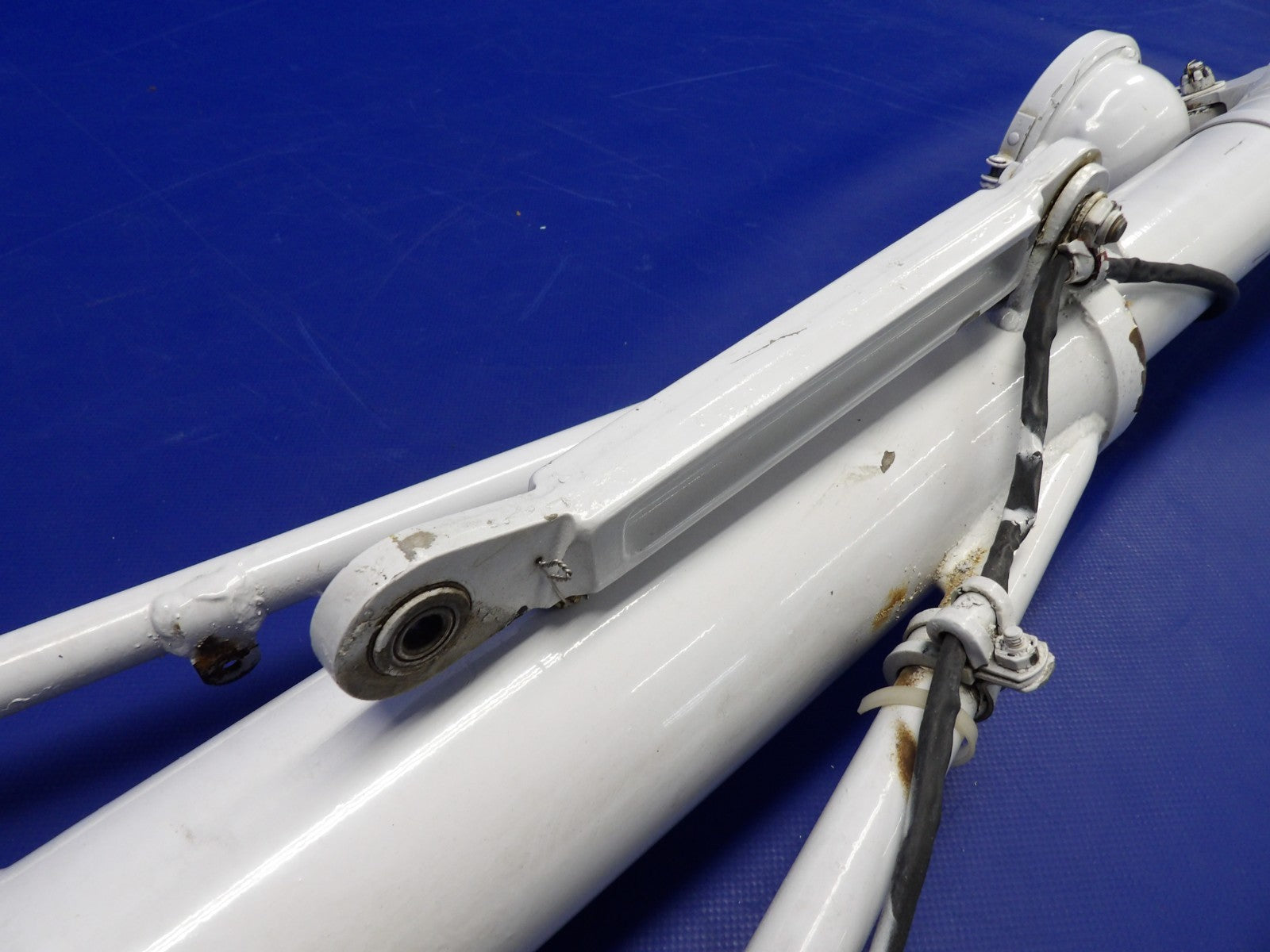 Cessna 310 / 310I Nose Landing Gear P/N 0842000-77 FOR PARTS (0326-2006)21