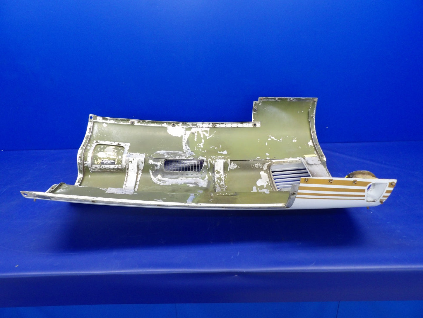 Cessna 421 Upper Left Hand Engine Cowl P/N 5121002-201 (0726-1243)11