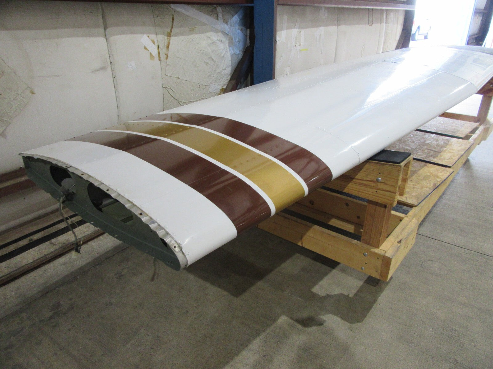 1977 Piper PA-28R-201T Arrow RH Wing P/N 35630-921 (0822-102)10