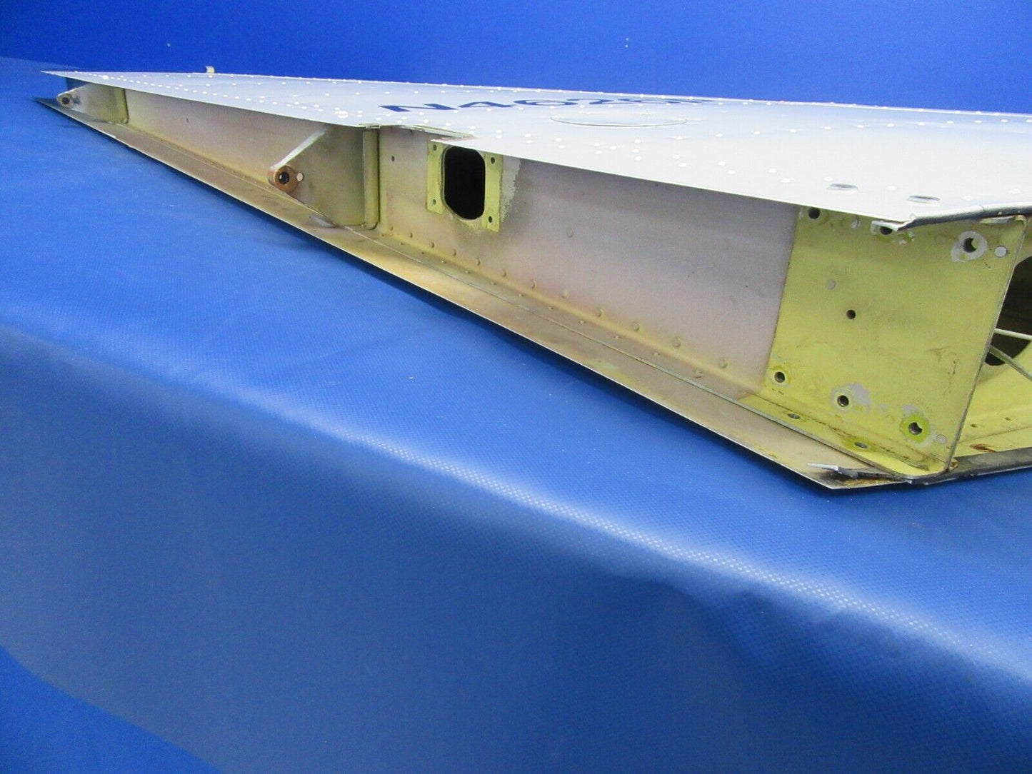 Piper PA-23-250 Aztec Vertical Stabilizer / Fin Assy P/N 16200-00 (0424-02)