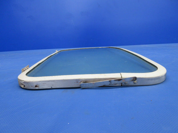 Cessna 150 / 150L Cabin Door Window LH P/N 0417008-201 (1024-2148)