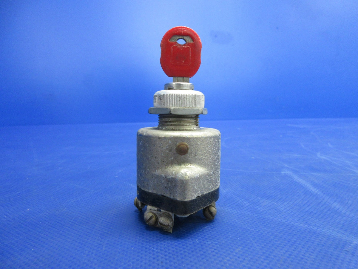 Rockwell Commander 112 Bendix Ignition Switch w/Key P/N 10-357210-1 (0926-845)4