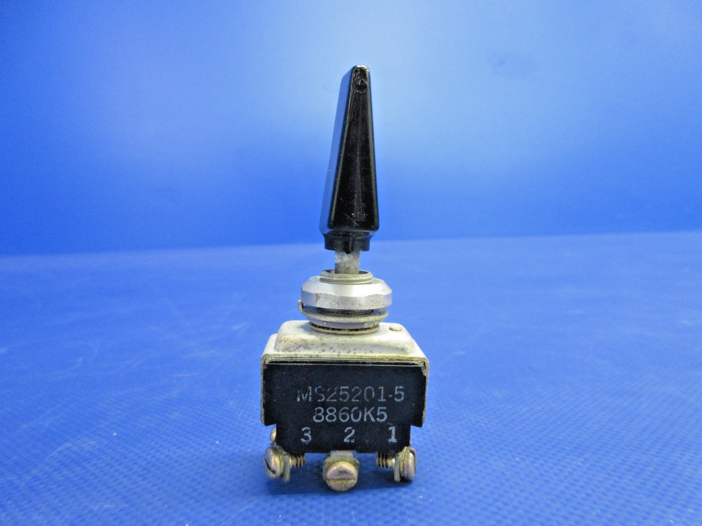 Cessna 172 / 172M Flap Position Switch P/N MS25201-5 (0826-725)1