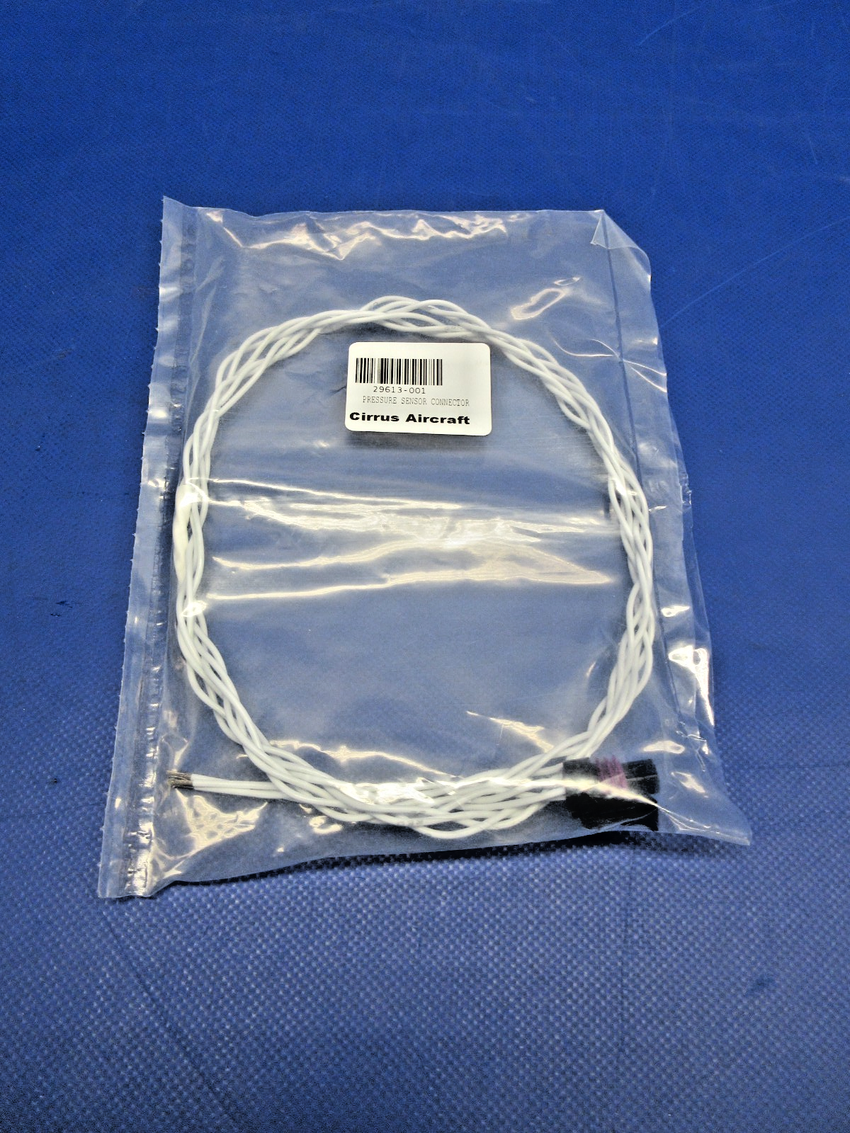 Cirrus SR20 / SR22 Pressure Sensor Connector P/N 29613-001 NOS (0426-741)0