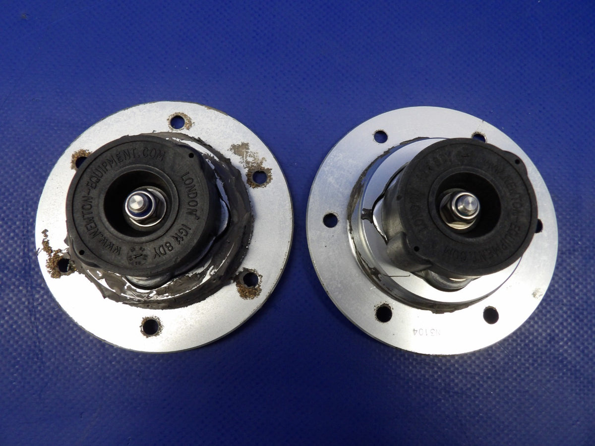 Cirrus SR22 Newton Fuel Cap P/N 50525-101 LOT OF 2 (0926-1217)6