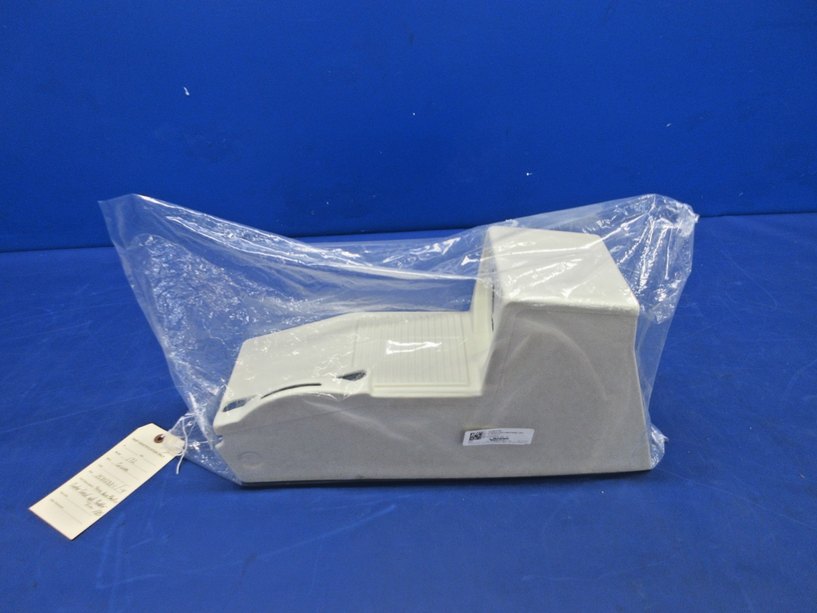 Cessna 172 E thru 172 M Console w/o Rudder Trim 28-0500233-80A NOS (0726-892)0