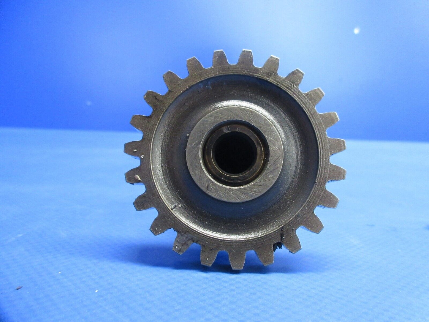 Continental E-225 Accessory Drive Idler Gear & Shaft P/N 352014 (0824-892)