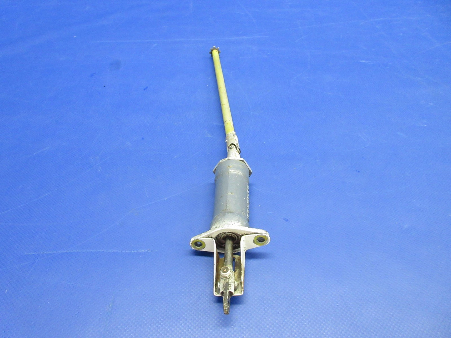 Beech D95A Travel Air Elevator Trim Tab Actuator LH P/N 45-524565-3 (0326-735)8
