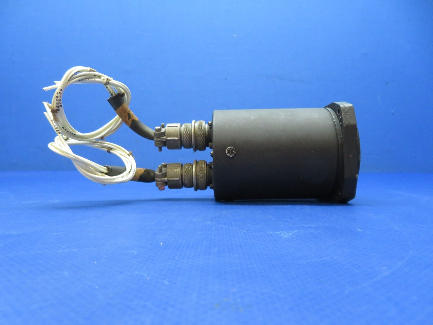 Cessna 421 Dual Tachometer w/ Connectors P/N CM3204-1 WARRANTY (0326-239)8