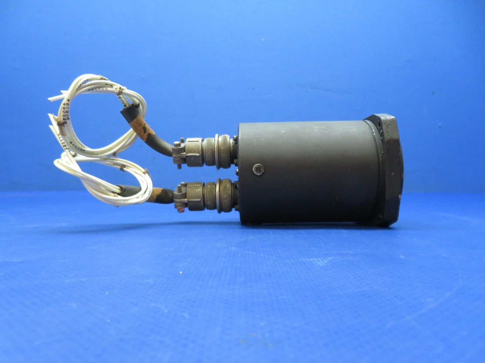 Cessna 421 Dual Tachometer w/ Connectors P/N CM3204-1 WARRANTY (0326-239)8