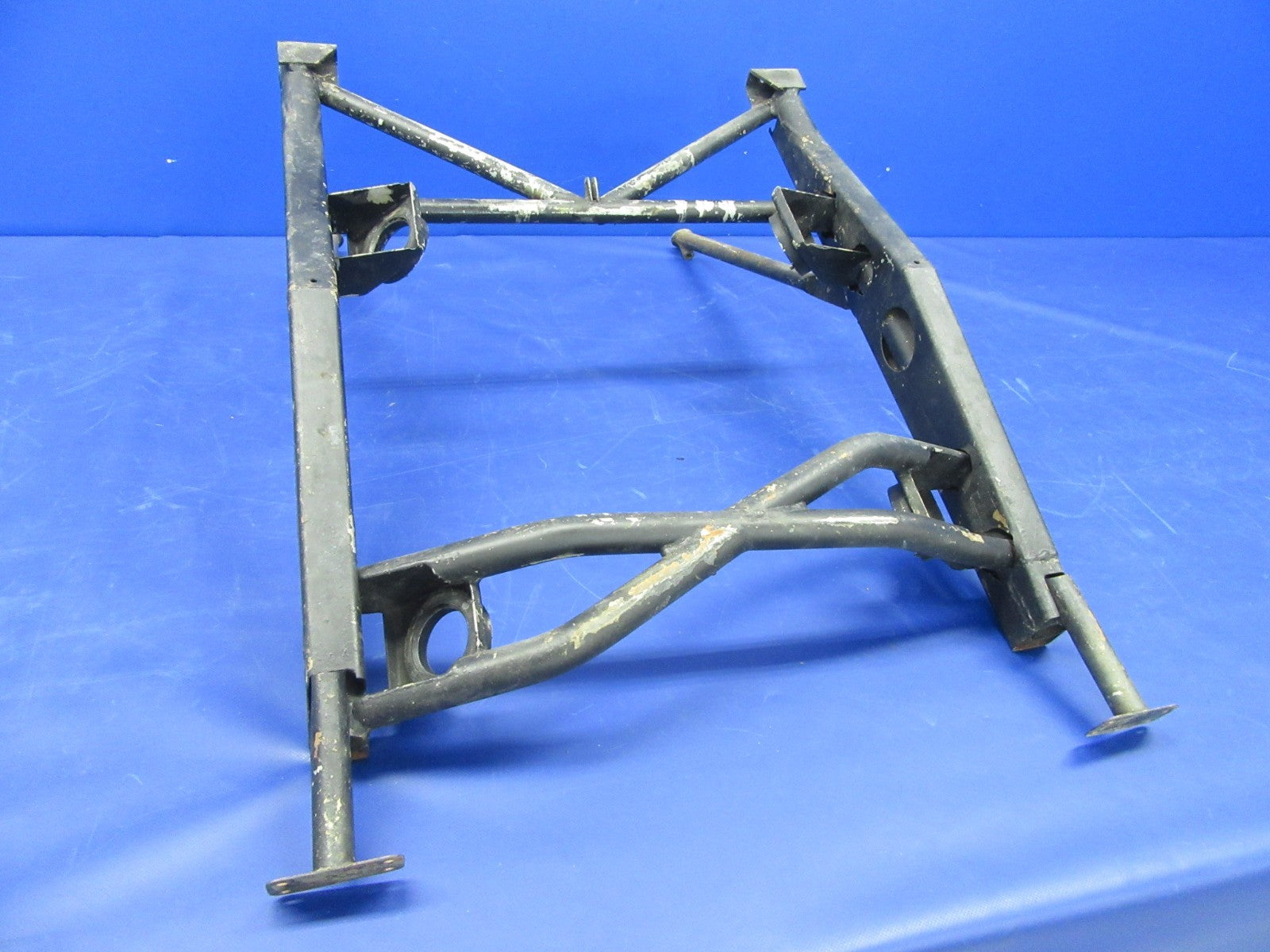 Beech 95-B55 Baron Engine Mount P/N 96-910005-75 LH or RH (0326-46)10