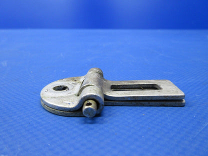 Cessna 180 / 180K Seat Belt Latch Assy P/N 0711083-1 (0524-1389)