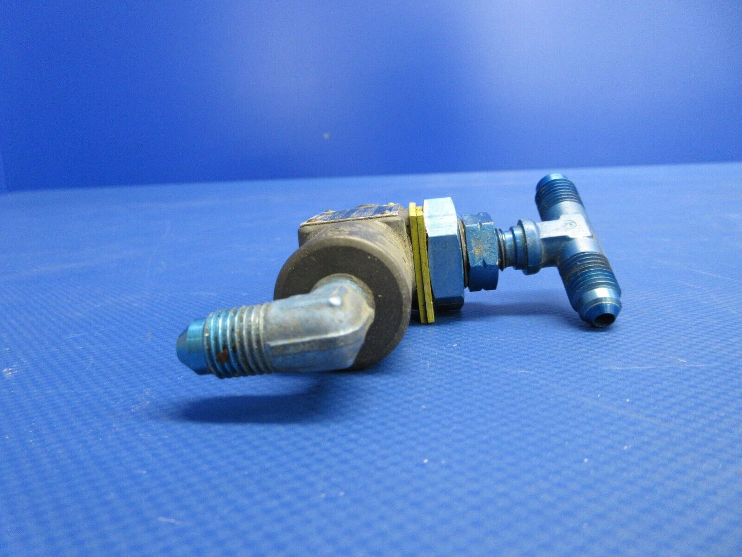 Piper PA-23-235 IBC Products Hydraulic Shuttle Valve P/N 32803 (0524-1830)