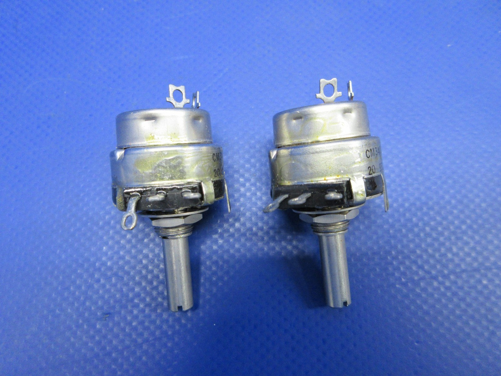 Beech King Air 90 / 100 Rheostat P/N CM34067 LOT OF 2 NOS (0326-905)3
