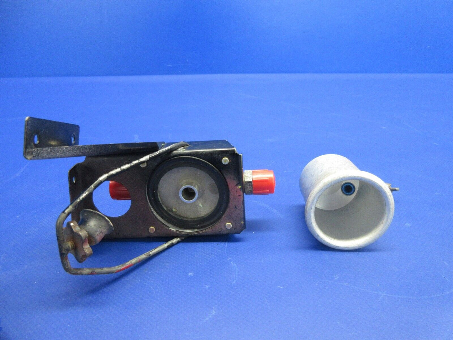 1996 Piper PA-28-181 Archer III Fuel Gascolator P/N 35715-03 (1224-777)