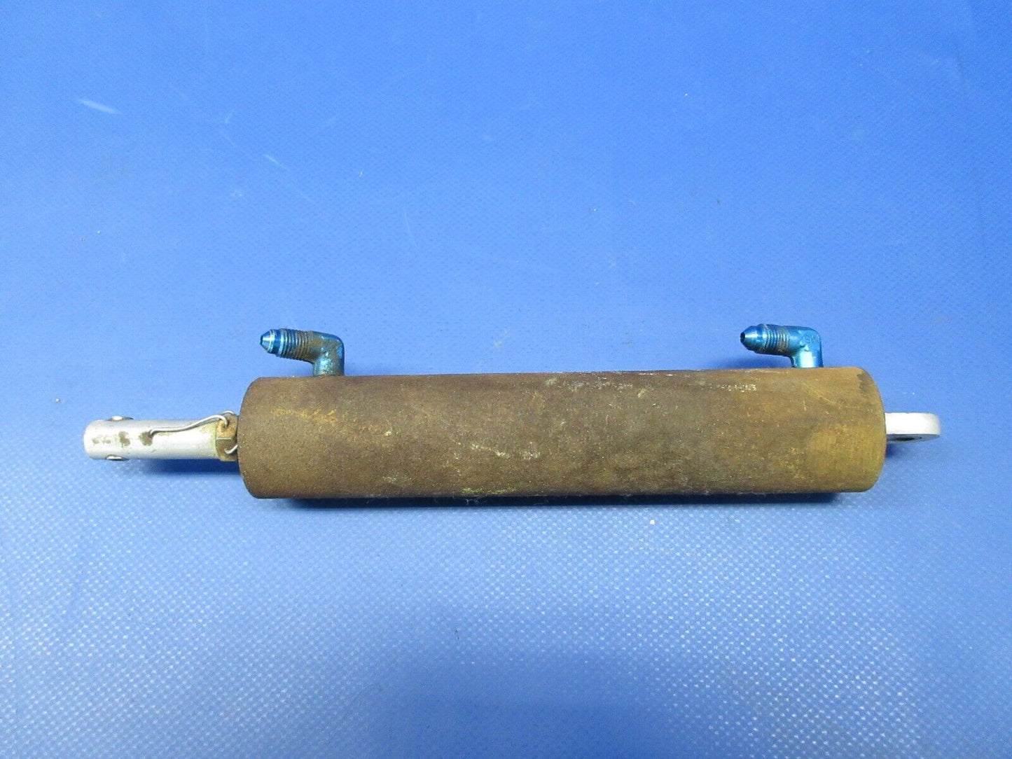 Bellanca 17-30A Viking Main Gear Hydraulic Cylinder Assy 195526-0 (0524-1254)