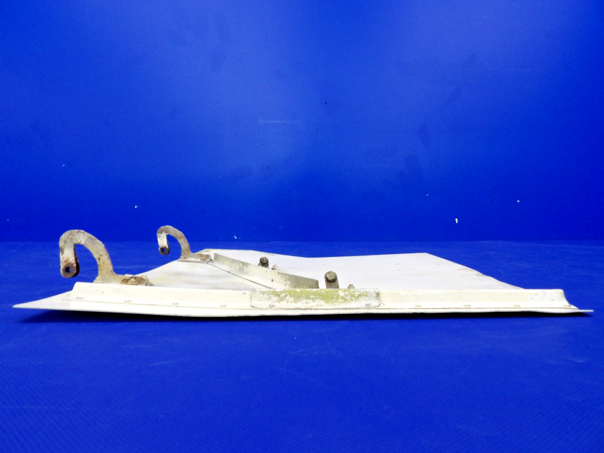 Mooney M20 / M20C RH Main Gear Door P/N 8590-2 (0426-1435)2