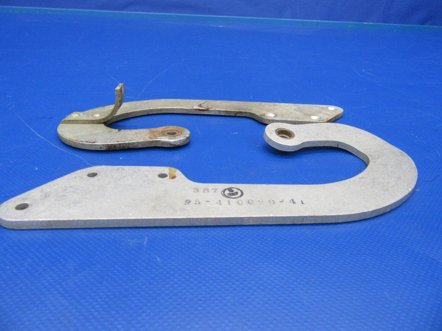 Beech Baron Nose Baggage Door Hinges FWD & AFT P/N 002-410055-43 & -41 (1117-66)