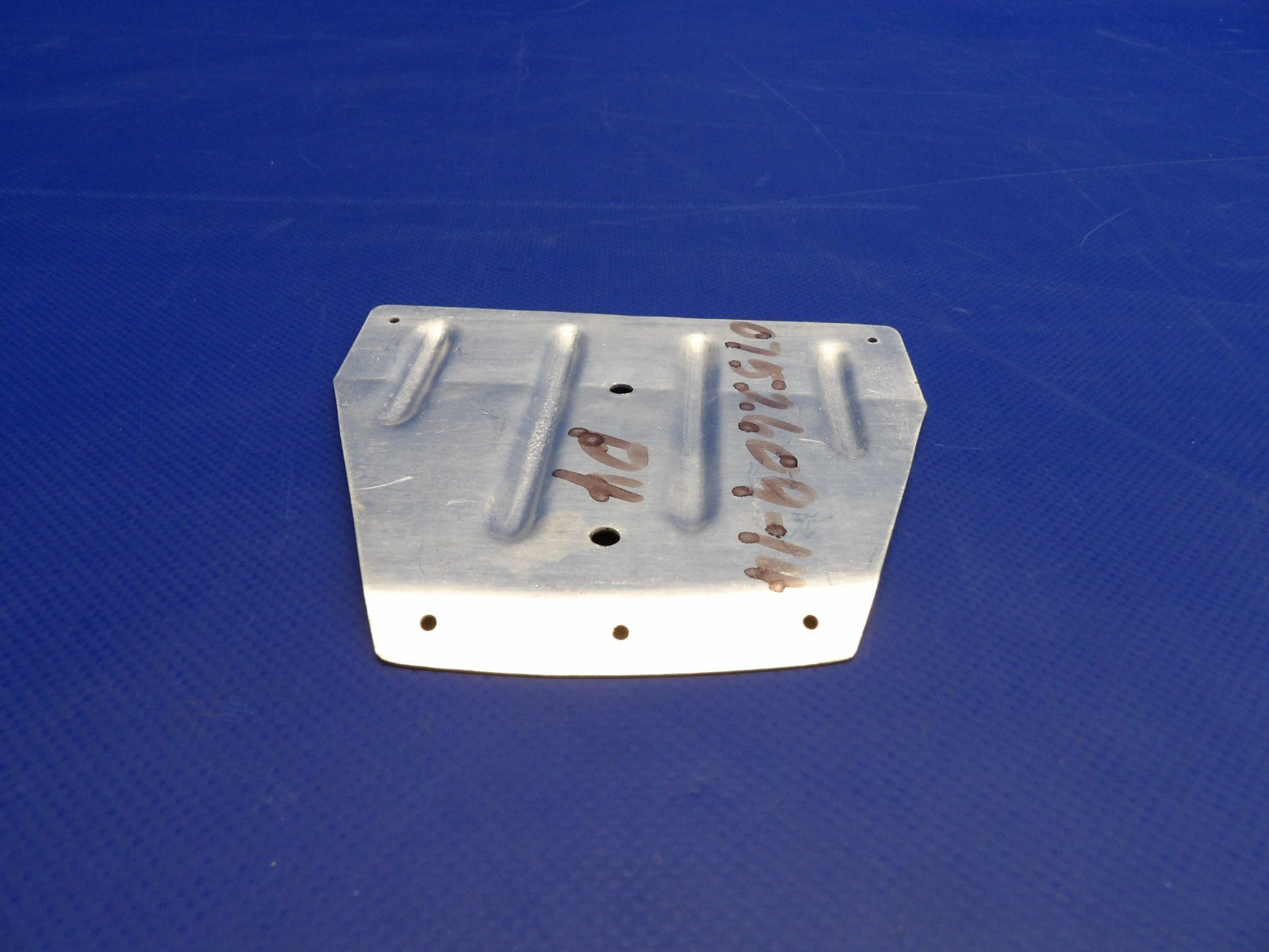 Cessna 182 RH Cowl Flap Bracket Hinge P/N 0752609-14 NOS (0426-1237)12