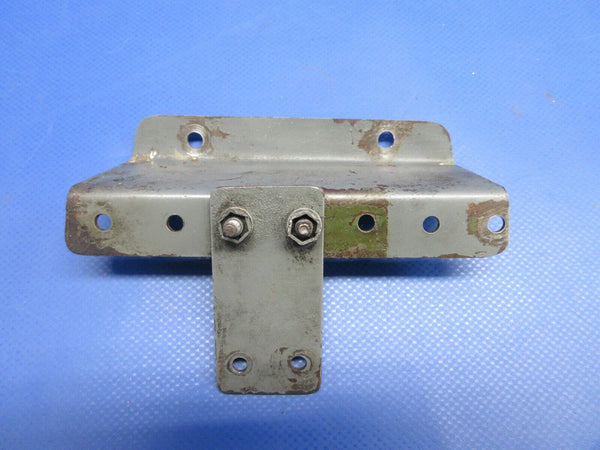 Beech 95 / D95A Travel Air RH Engine Control Bracket P/N 95-940017-3 (0624-964)