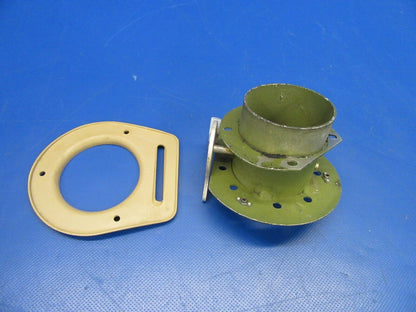Piper Cherokee 6 Vent Assy Air w/ Retaining Ring RH AFT Tan 68556-00 (0819-64)