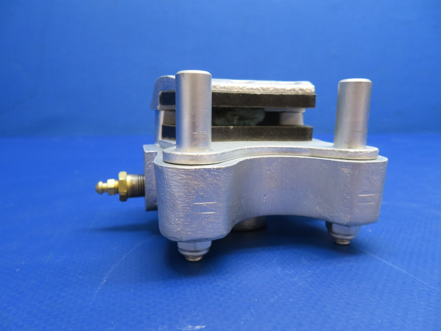 Cessna 172 / 172RG Cleveland Brake Caliper 30-75 REBUILT w/ Linings (0326-1791)6