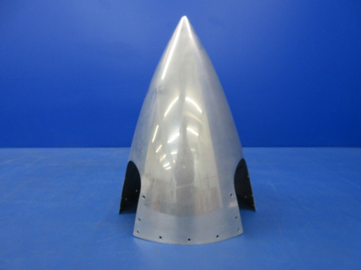 Cessna 310R McCauley Propeller Spinner Dome 3-Blade Prop P/N D3534 (1024-1358)