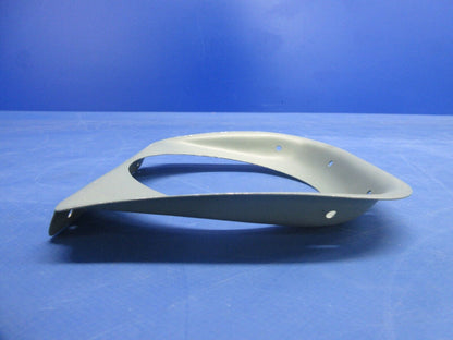 Cessna 150 / 150L Cowl Light Cover & Bracket P/N 0452013-2 (1024-881)