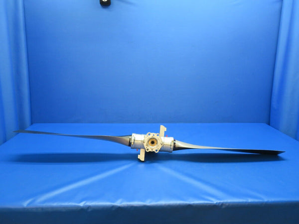 Piper PA-23-250 Aztec Hartzell Propeller Model HC-A2XK-2 (0524-98)