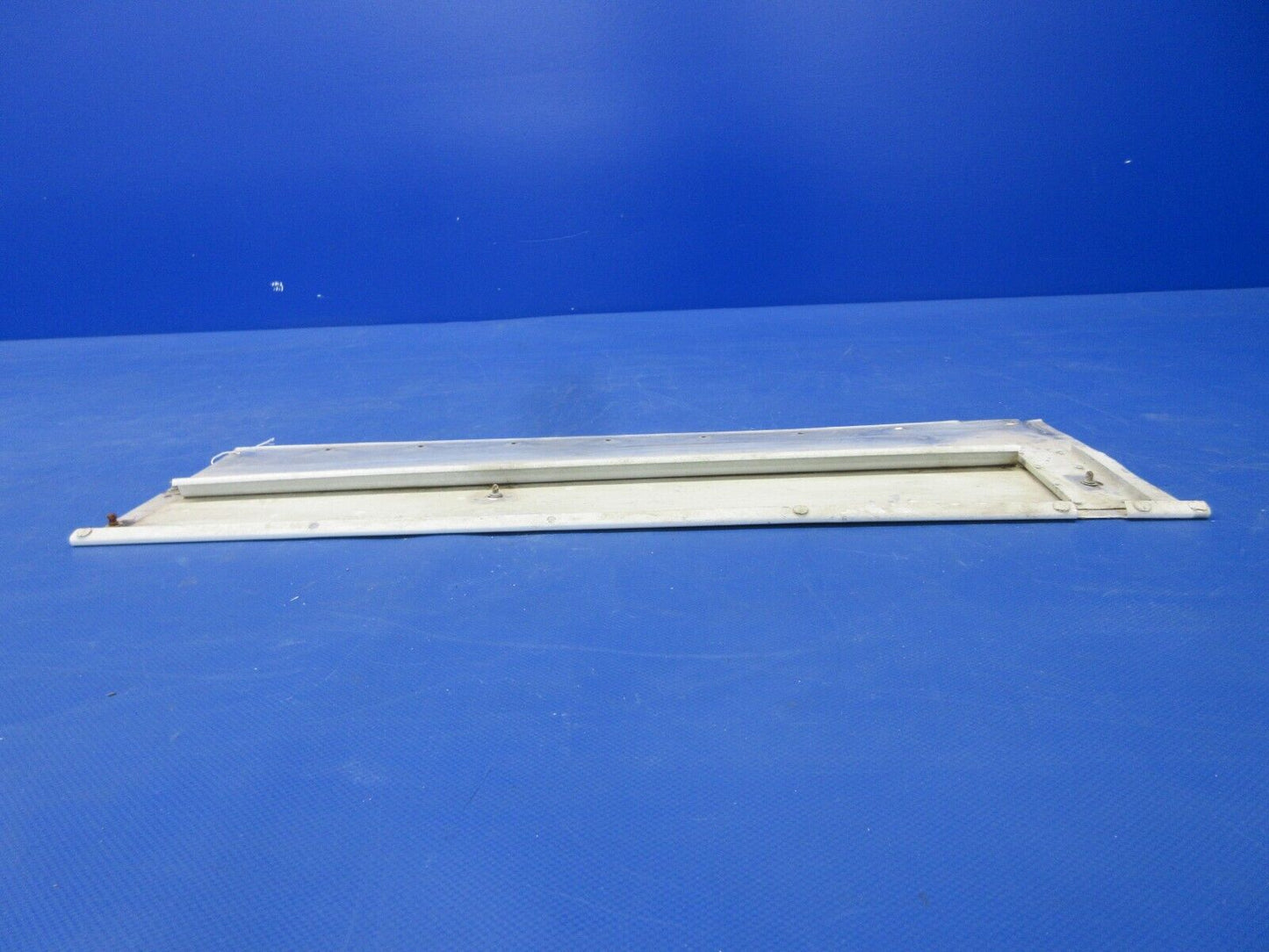 Cessna 337 / P337H Removable Flap Gap Panel Assy LH P/N 1522020-7 (0724-2015)
