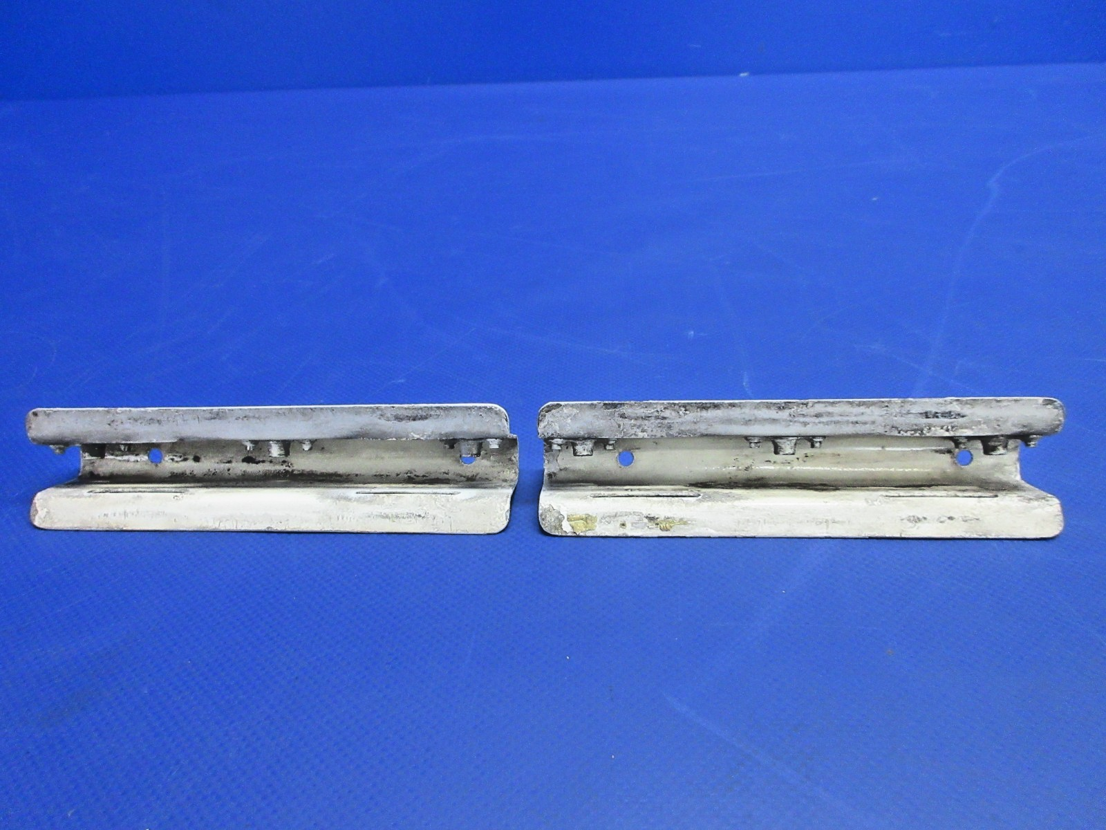 Piper PA-31T1 Main Gear Brake Line Bracket P/N 41220-00 LOT OF 2 (0626-803)2