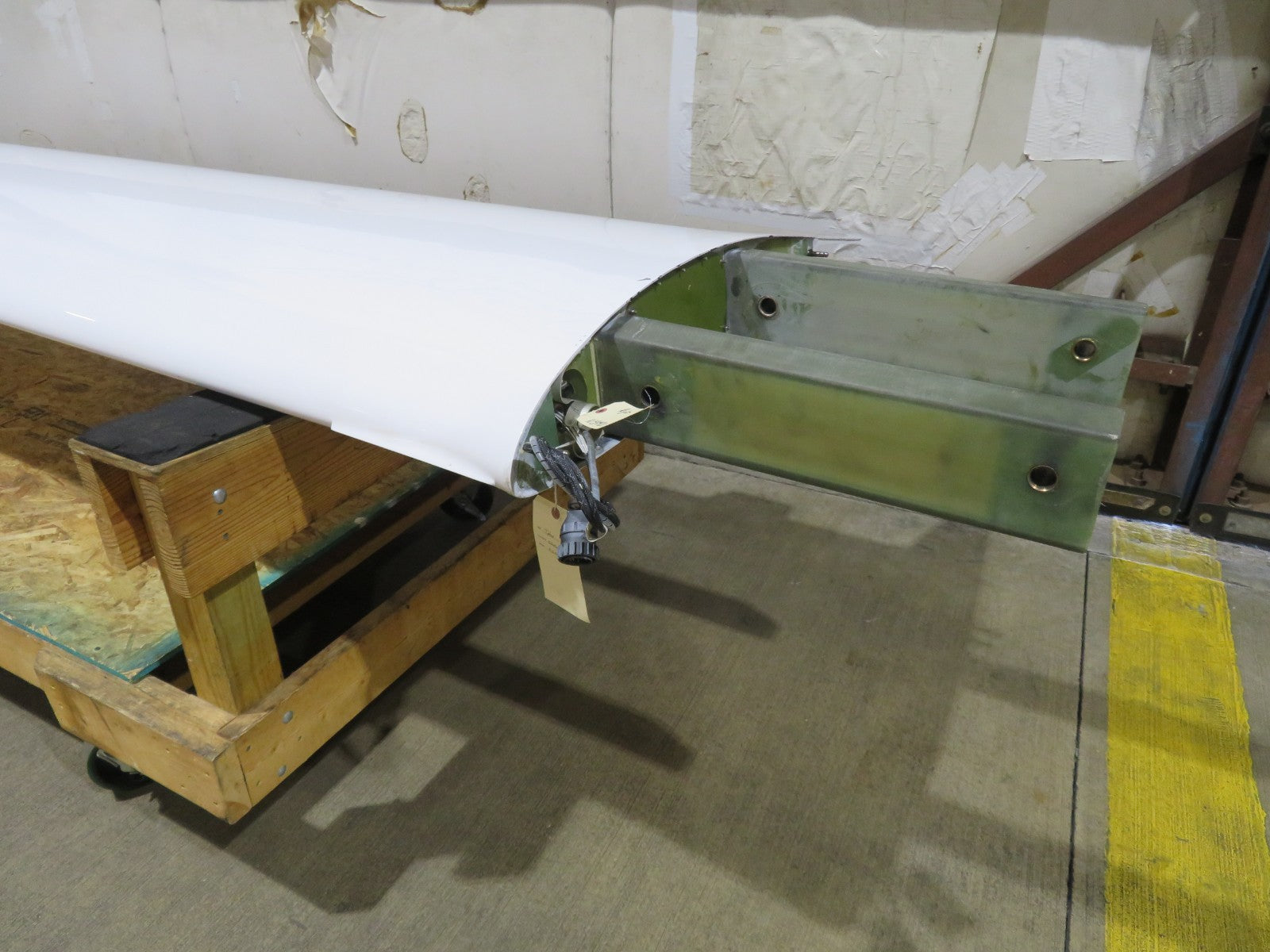 2001 Diamond DA-40-180 Right Hand Wing S/N 40.044 (0326-98)14