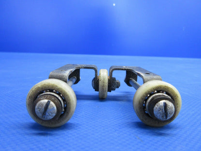 Piper PA-23-250 Aztec Control Column Roller Assy P/N 16851-00 (0624-810)
