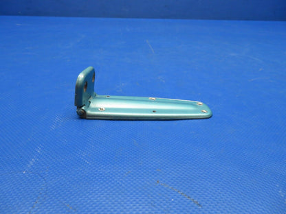Cessna Cabin Door Hinge Assy LH Lower / RH Upper P/N 0711037-498 (0724-1847)