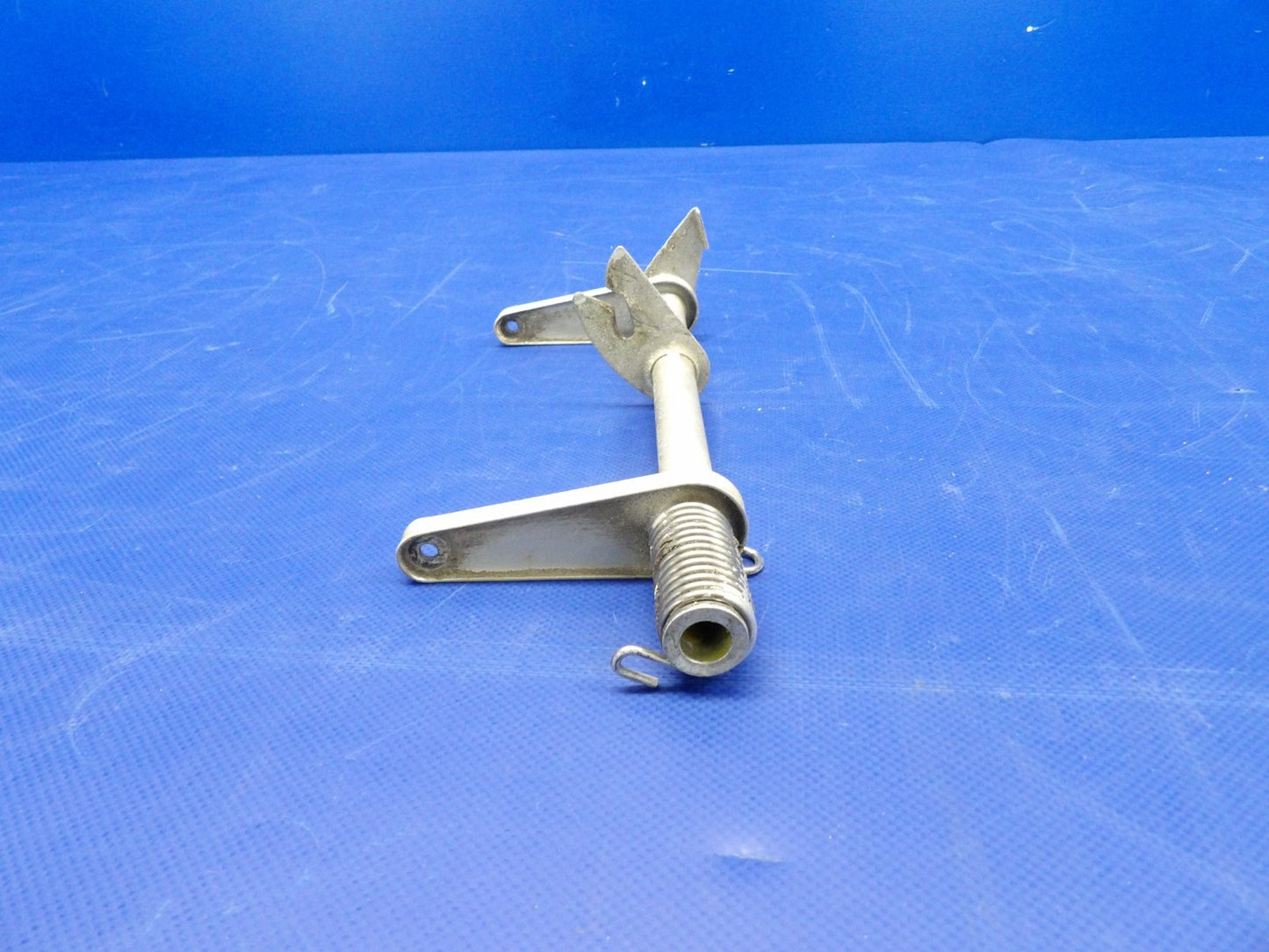 Beech 95 / D95A Travel Air Nose Gear Door Actuator P/N 95-820006-1 (0326-404)3
